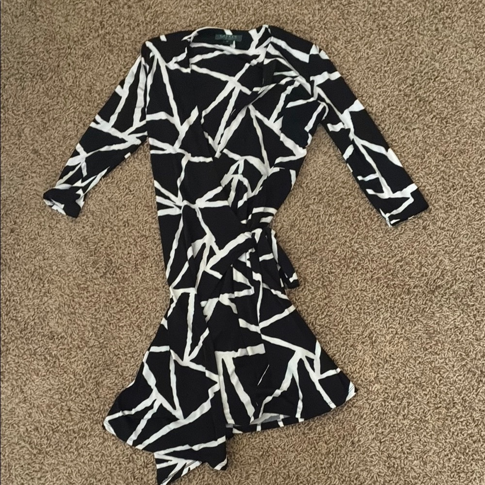 Stylish Black and White Geometric Dress